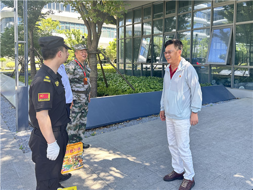 建軍節(jié)慰問2_副本.jpg 建軍節(jié)慰問2_副本.jpg