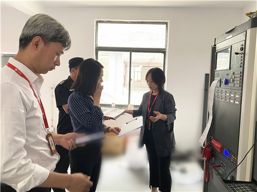 節(jié)前大檢查2_副本.jpg 節(jié)前大檢查2_副本.jpg