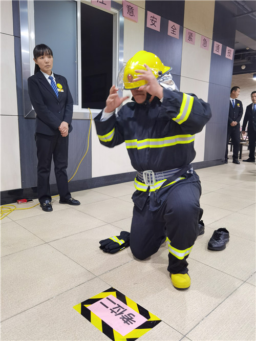 保安8_副本.jpg 保安8_副本.jpg